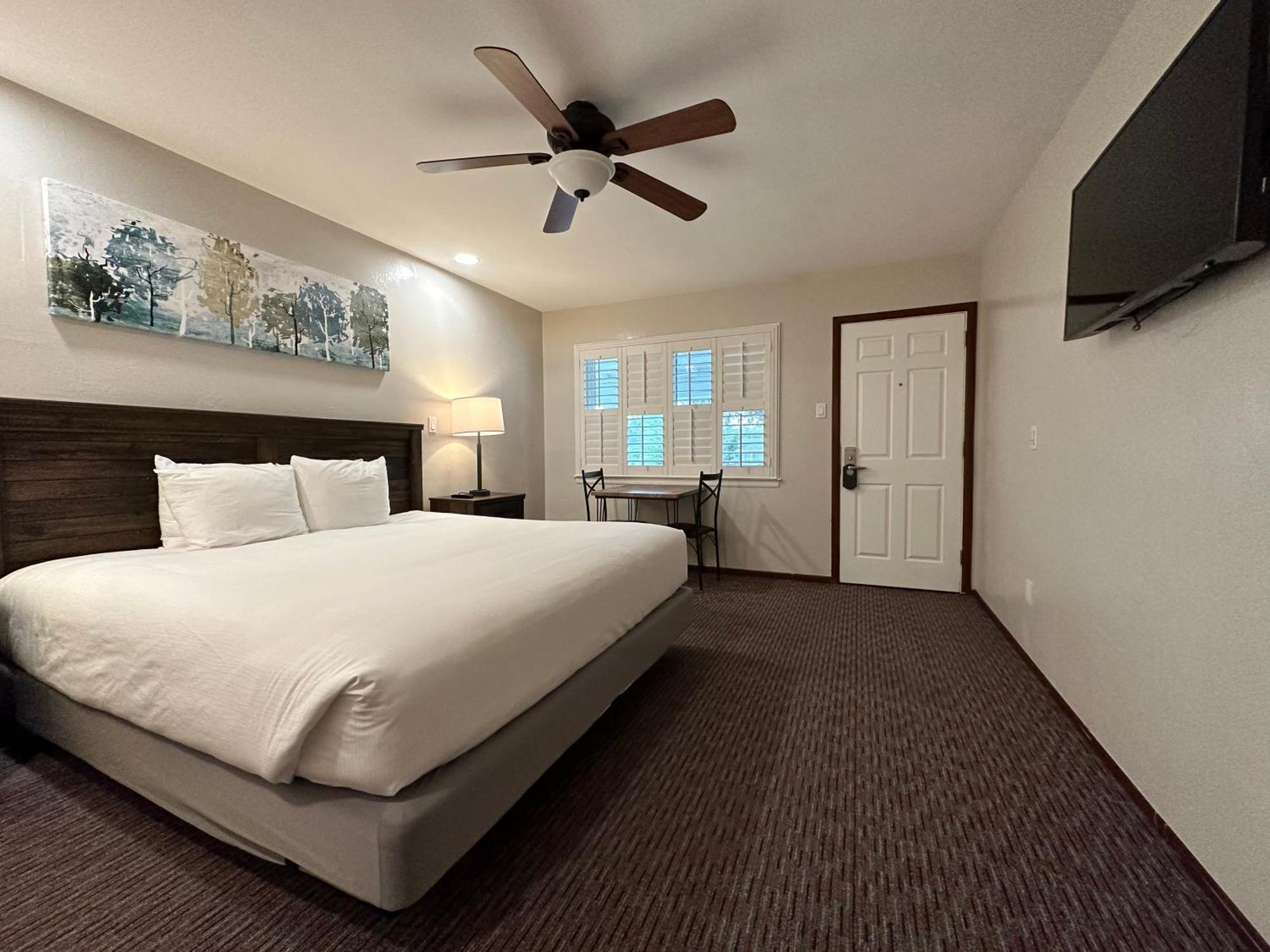 Standard King Room