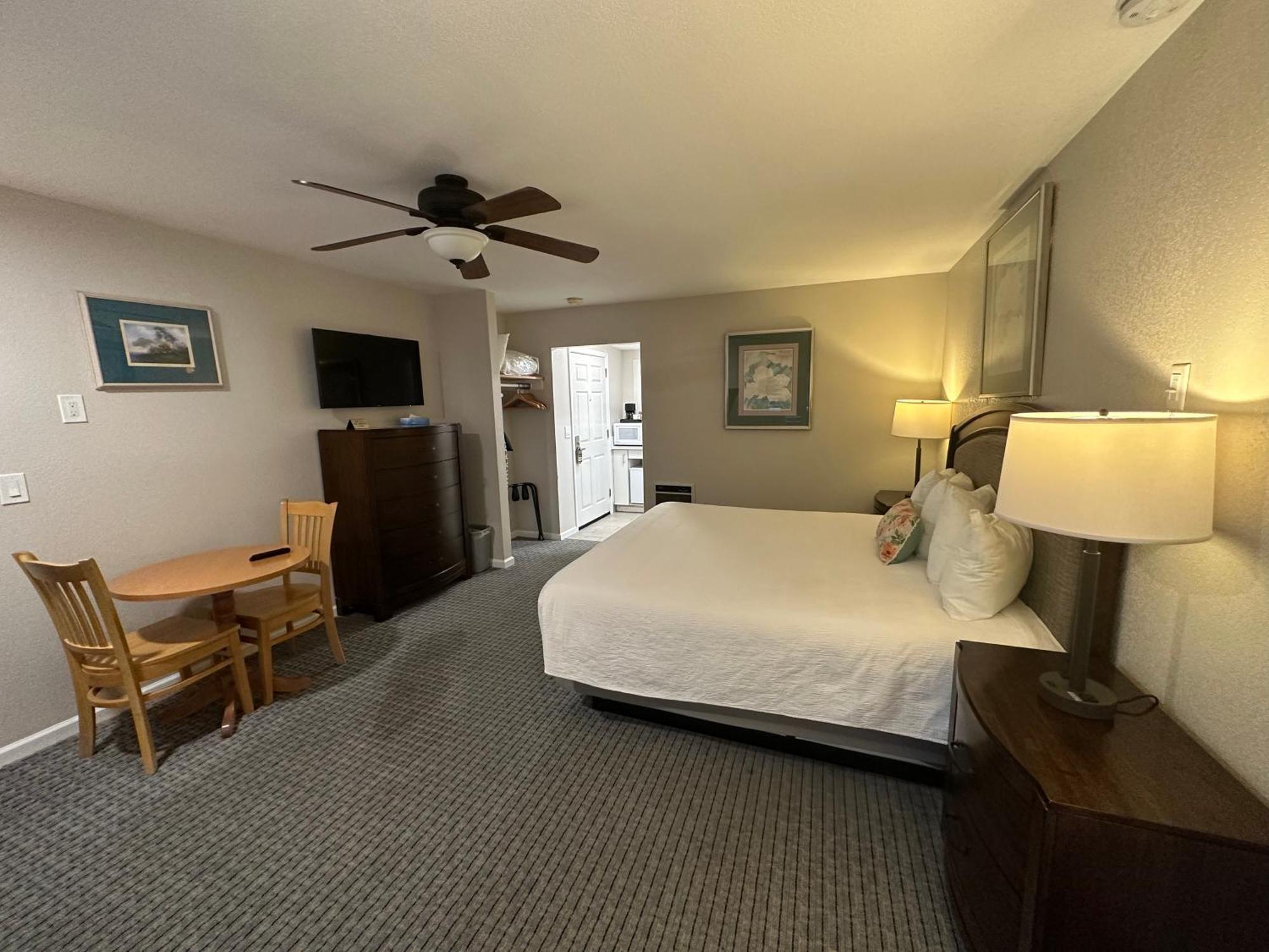 Deluxe King Room