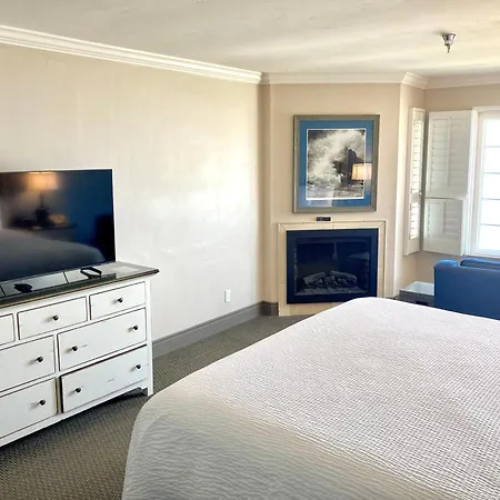 Sand Pebbles Inn-3