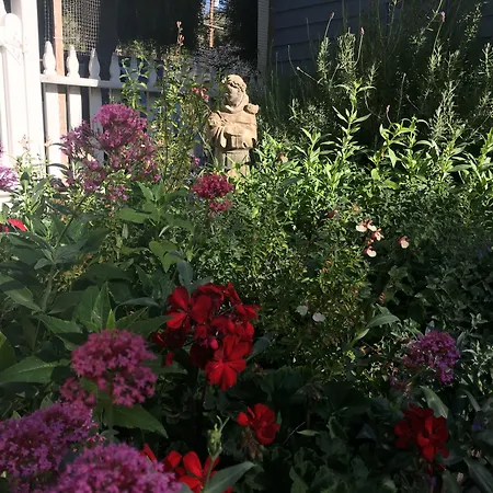 Olallieberry Inn Bed And Breakfast-3